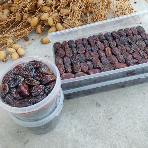 خرما کبکاب 1200 گرمی مشکین با طعم شیرین و ملایم